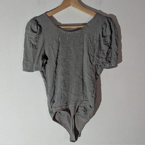 Abercrombie & Fitch Sage Green Polka Dot Puff Sleeve Bodysuit Women's Size XS - Picture 9 of 10